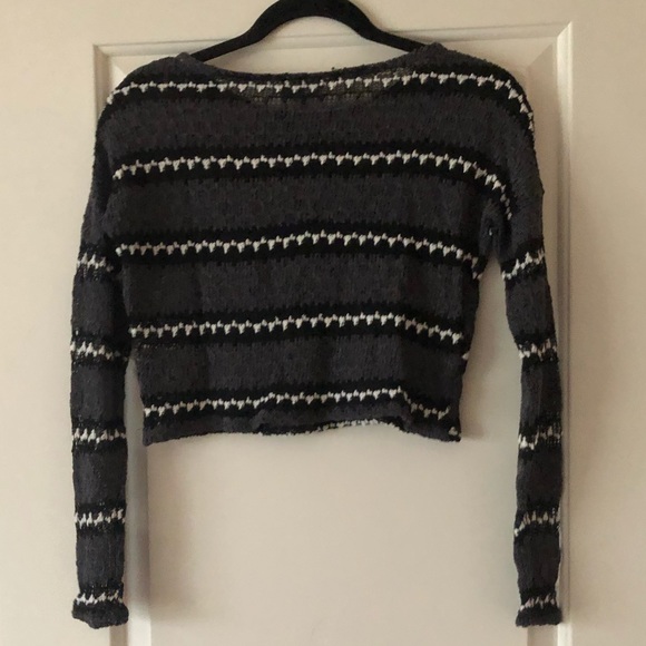 Cropped sweater - Picture 2 of 2